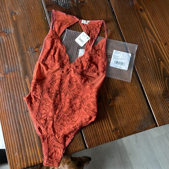 FREE PEOPLE ❤️🔥 PUMPKIN SPICE COLOR BODYSUIT NWT - Picture 6 of 8